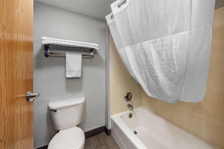 Room 18 of 27