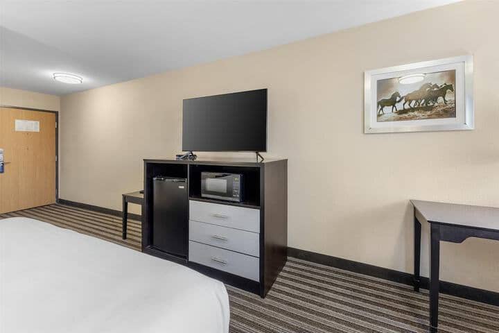 Room 8 of 27