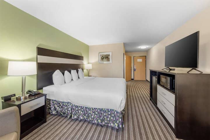 Room 9 of 27