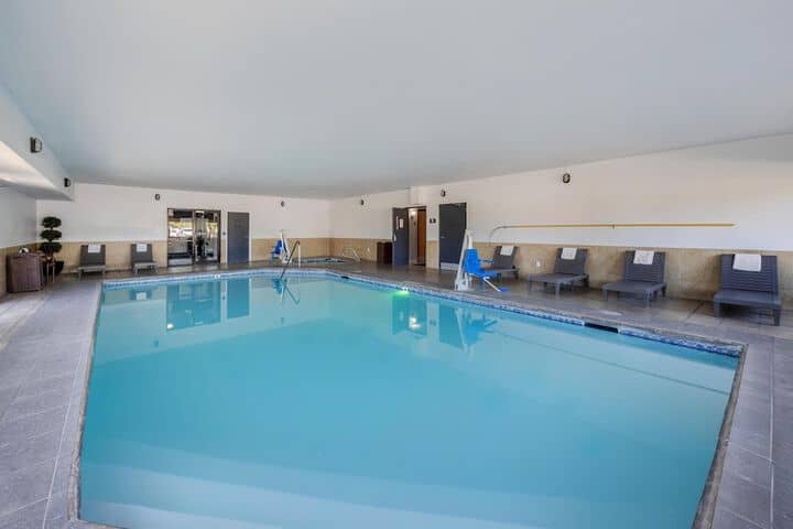 Pool 21 of 27