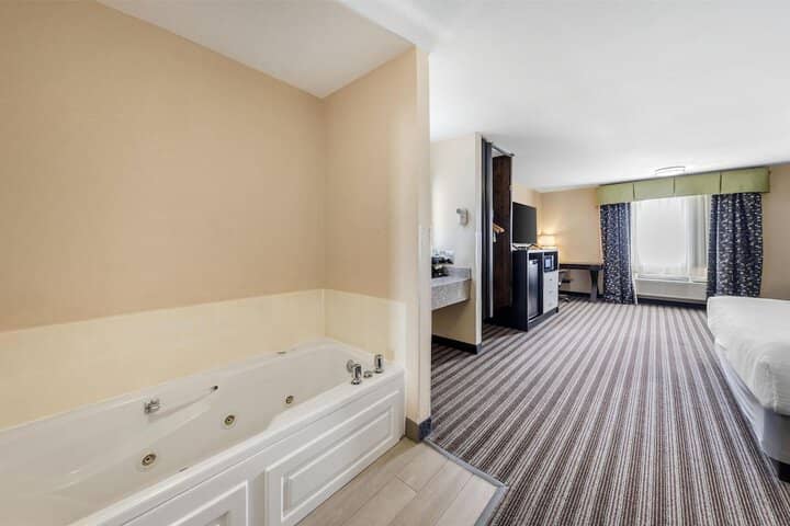 Room 15 of 27